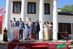 В усадьбе М. К. Огинского приветствовали гостей и участников эстафеты огня II Европейских игр